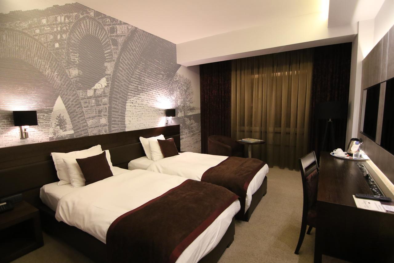 Queen'S Hotel - Zebra Centre Skopje Quarto foto